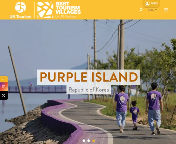 전남 신안군은 2023년 유엔세계관광기구(UNWTO)가 선정한 ‘세계관광마을(Best Tourism Villages)’에 이름을 올렸다. UNWTO는 매년 문화·자연자원 보전, 지속가능성, 지역사회 참여 등 9개 항목을 기준으로 전 세계 농어촌 지역을 평가하며, 2023년에는 전 세계 260여 개 후보 중 54개 마을을 최종 선정했다 . 신안군은 갯벌 생태계 보전, 섬별 문화자원 활용, 주민 참여형 관광정책 등에서 높은 평가를 받았으며, 이번 선정으로 UNWTO의 세계관광마을 네트워크에 가입하게 되었다. (사진_UNWTO)