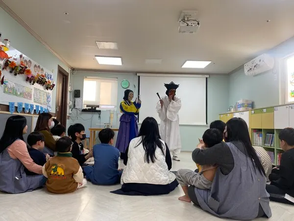 구미도시공사, 하회탈 할배와 함께하는 '재미있는 하수처리 이야기' 진행.(사진_구미도시공사)