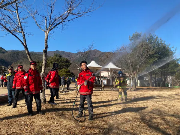 달성군 가창면 유관기관 산불 합동 훈련.(사진_달성군 가창면)