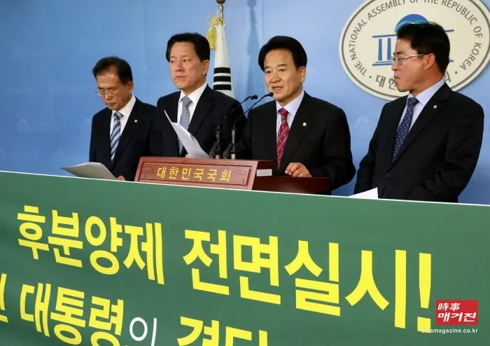 일각에서는 정부가 기준으로 삼은 전체 공정의 60%가 실제 부실 공사를 얼마나 막을 수 있을지 미지수라는 의견도 나온다. 공정 60%는 골조 공사가 시작되어 건물이 막 올라가는 수준에 불과해 품질적인 면에서 완성도가 떨어질 수밖에 없다는 지적이다. (자료출처_뉴시스)