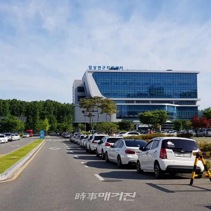 전북대학병원은 지역 거점병원으로 의료서비스의 질과 환자안전의 수준을 평가하는 3주기 의료기관 인증평가에서 전 부문 우수 평가 인증을 획득했다.