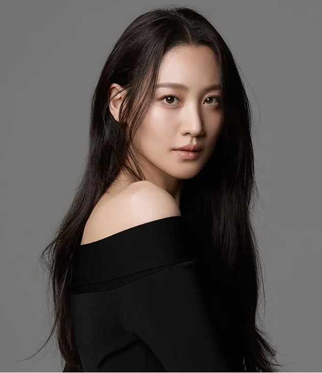 영화제의 피날레를 함께할 폐막식 사회자 압도적인 커리어의 배우 수현 낙점.(사진_사람엔터테인먼트)