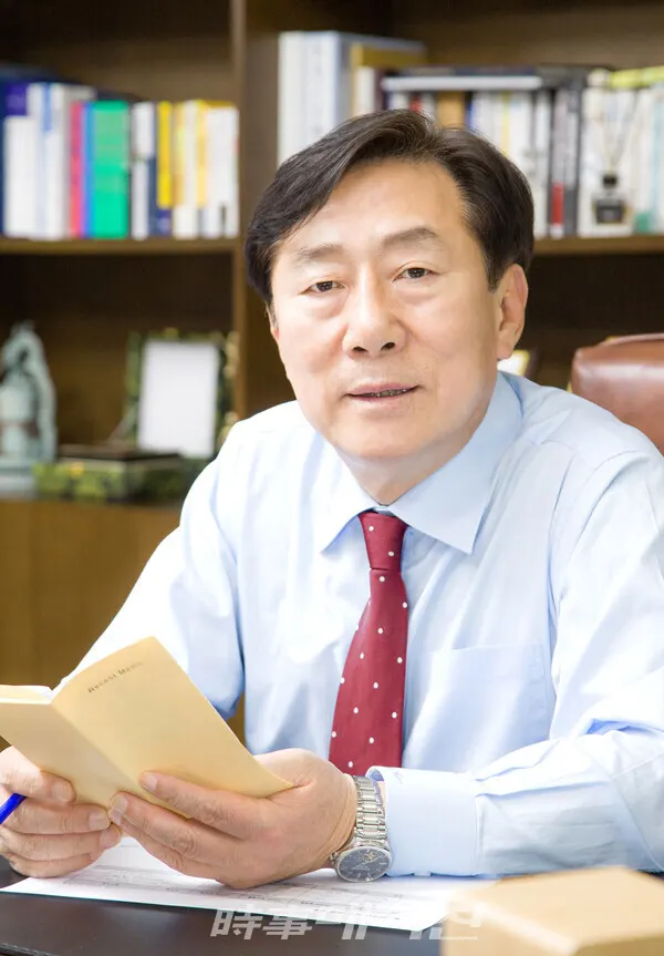 김기문 회장은 “중소기업의 가치와 행복을 창조하고 사회적 책임을 다하는 대한민국 최고의 경제단체로서 여러분 곁을 든든히 지키겠다”고 말했다.