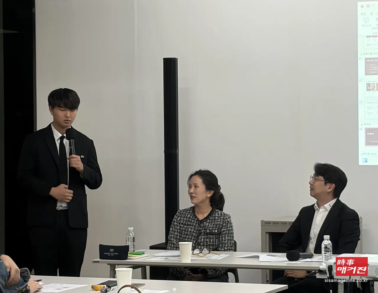 '도암 펠로우, 독일 라이프치히 국립음대 초청연주' 기자간담회에서 박주원 학생과 주소영 아트센터도암 대표, 송영민 예술감독(사진_아트센터도암)