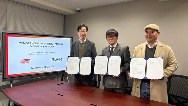 (좌측부터) 에바 이훈 대표, 카네미츠 카즈히토 JPM 대표, 김일곤 슈퍼파킹 대표