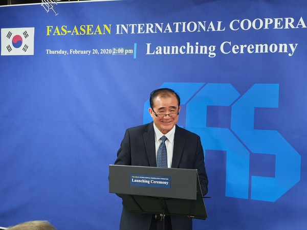 융합과학문화재단, ASEAN 국제협력위원회 출범식에서 티앙 붑파 주한 라오스 대사가 축사를 하고 있다.