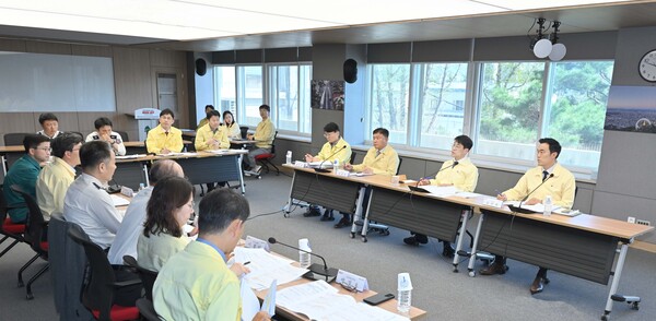 대구시는 지난 2일 시청 산격청사에서 김정기 대구시장 권한대행 주재로 시정 현안 점검보고회를 열고 산업단지 내 화재 예방을 위한 '화재종합대책'을 마련했다.(사진_대구시)