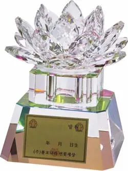 ▲ (주)불교나라 연꽃세상에서는 주지 스님이 원하는 곳에 연화단을 설치 해드리고 있다.