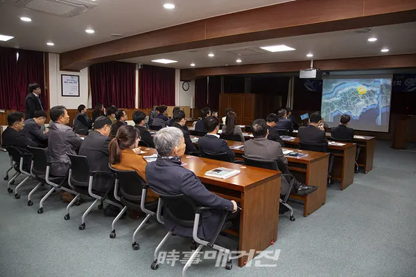 광양만권경제자유구역청(GFEZ)은 지난 4월 MOU를 체결한 카자흐스탄 파블로다르 특별경제구역청 관계자가 25일(월) 광양만권경제자유구역청을 방문했다.(사진_광양만권경제자유구역청)