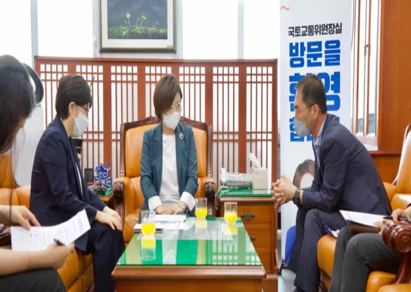 진선미위원장, 한국도로공사 소확행 릴레이간담회 개최