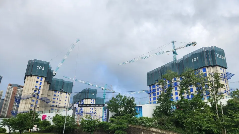 기장군 일광신도시 인근에 건설 중인 일광노르웨이숲 전경.(사진_부산언론인연합회)