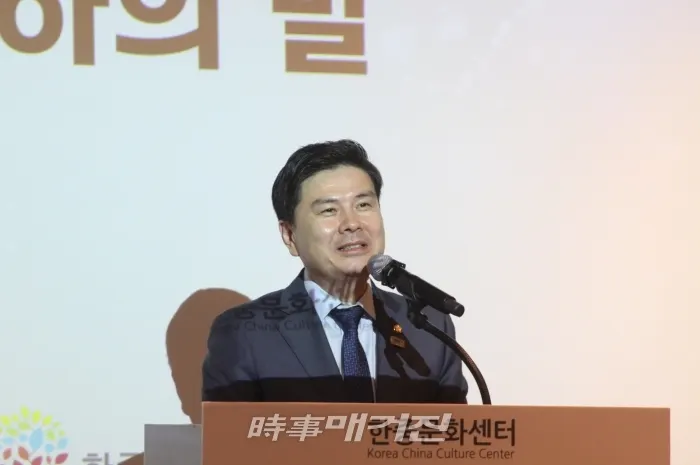 12일 서울 하얏트호텔에서 열린 하토야마 유키오 전 일본총리 출판기념회에서 축사를 하고 있는 지상욱 바른미래당 국회의원(사진_박희윤 기자)