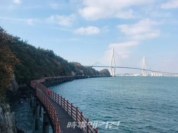목포시는 고하도 해안데크 설치사업을 마무리하고 오는 11일 부터 탐방객들에게 개방한다.(사진_목포시청)