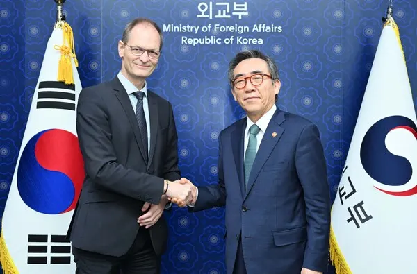 조태열 외교장관은 김홍균 제1차관과의 업무 협의차 방한한 토마스 바거(Thomas Bagger) 독일 외교부 사무차관을 11일 접견하고, 양국 관계와 한반도 정세 등 공동 관심사에 대해 의견을 교환했다.(사진_외교부 제공)