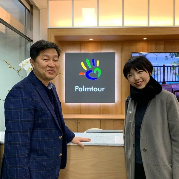 팜투어 권일호 대표이사는 인도네시아 창조경제관광부 한국지사장인 박재아(우측)를 마케팅 이사로 영입해 더욱 폭넓은 글로벌 활동을 계획하고 있다.(사진_팜투어)