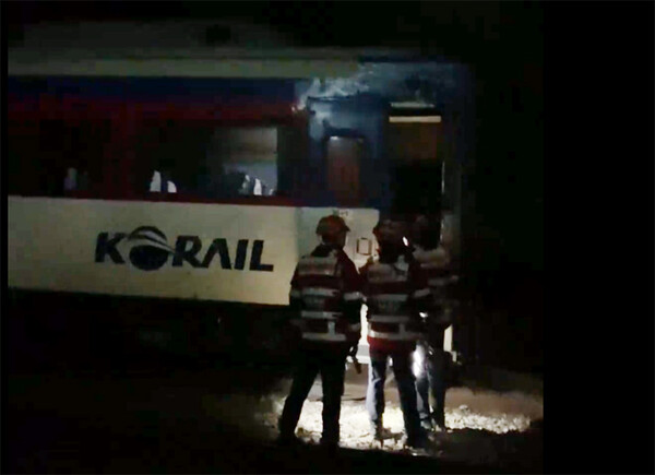 [속보]무궁화호 탈선 사고 4일 만에 영등포역 KTX 열차 또 고장 '40분 지연' (사진출처=유튜버 뭉의 작은공간 영상캡쳐)