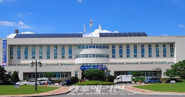 광양시는 “자전거 이용 활성화를 위해 자전거 무상점검·수리를 오는 11월 30일까지 실시한다”고 14일 밝혔다.사진은 광양시청 청사 전경이다.(사진_송상교기자)