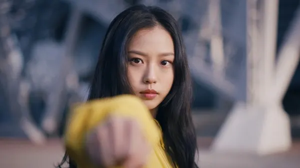 네파 C-TR 3.0 요즘 아웃도어룩 영상 스틸컷