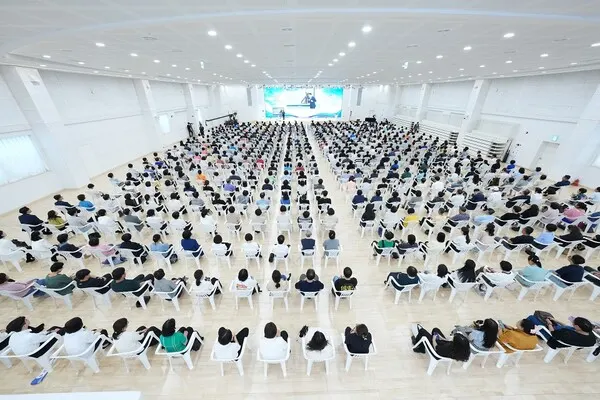 6일 신천지예수교회 부산야고보지파가 마산교회에서 지역 목회자, 신앙인 등을 대상으로 ‘말씀대성회’를 개최한 가운데 참석자들이 강의를 듣고 있다.(사진_신천지예수교회 부산야고보지파)