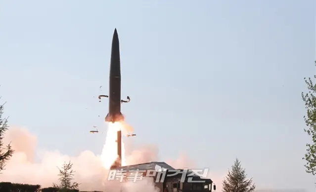 북한 미사일 발사 장면(사진_시사매거진 DB)