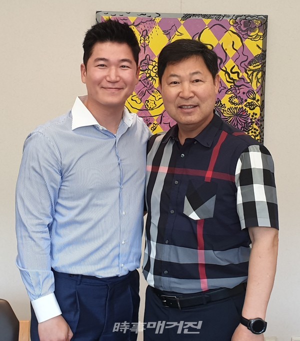 박현우 롯데 자이언츠 부단장(좌)와 이만수 헐크파운데이션 이사장(사진_헐크파운데이션)