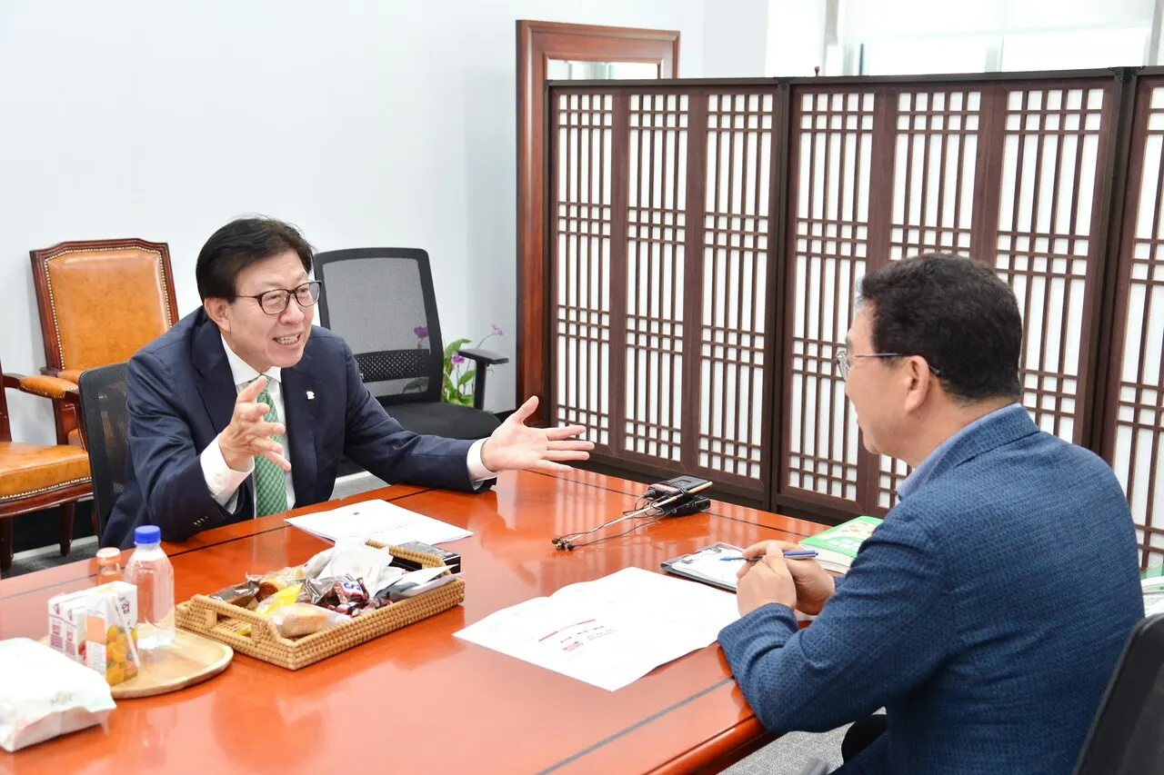 이날 박 시장은 국회에서 신정훈 행정안전위원회 위원장과 조은희 국민의힘 간사, 윤건영 더불어민주당 간사를 만났다.