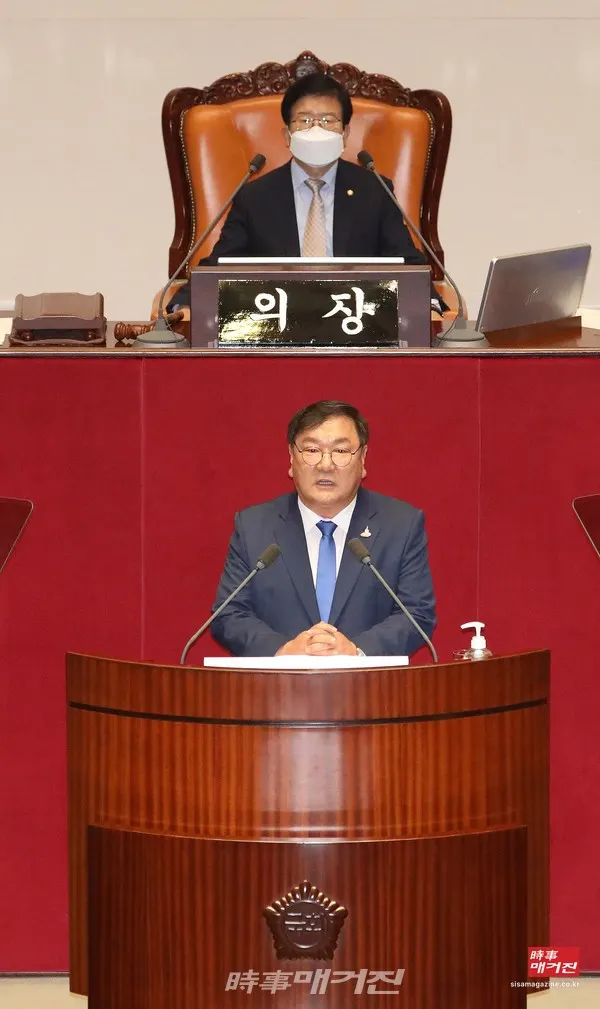 더불어민주당 김태년 원내대표가 지난달 20일 국회 교섭단체 대표연설에서 부동산 문제 해결의 일환으로 국회와 청와대, 정부 부처의 세종시 이전을 제안했다.(사진_뉴시스)