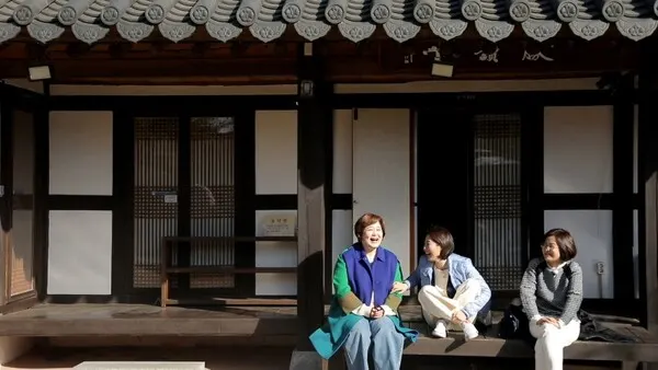 '한 번쯤 멈출 수밖에' 배우 문소리, 이선희·이금희와 전주 여행(사진=KBS2)