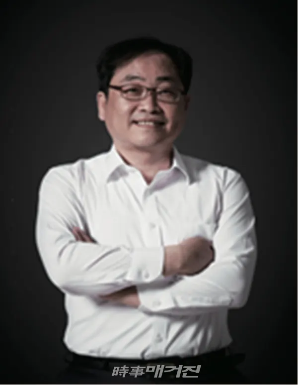 현재 동국대학교 국제정보보호대학원 블록체인 연구센터 센터장이자 암호학 박사인 앤드어스 박성준 대표