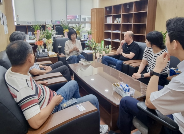 최은영 부산시의원, 해운대2구역 통합재건축 주민대표단 간담회. (사진_부산시의회)