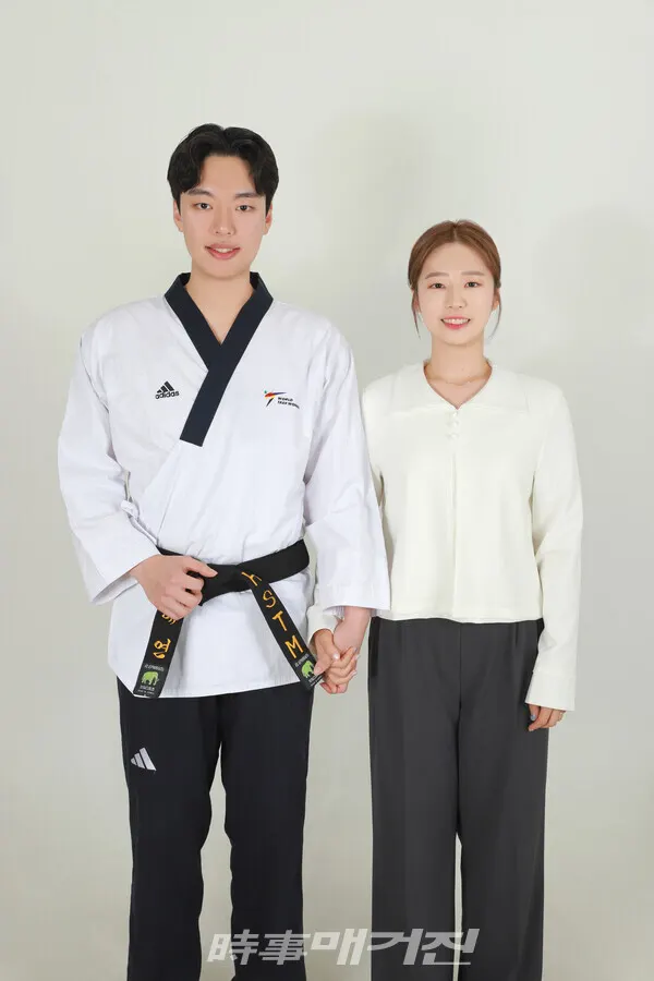 좌측부터 김대연 관장, 김유진 선생님 (사진_효담태권도제공)