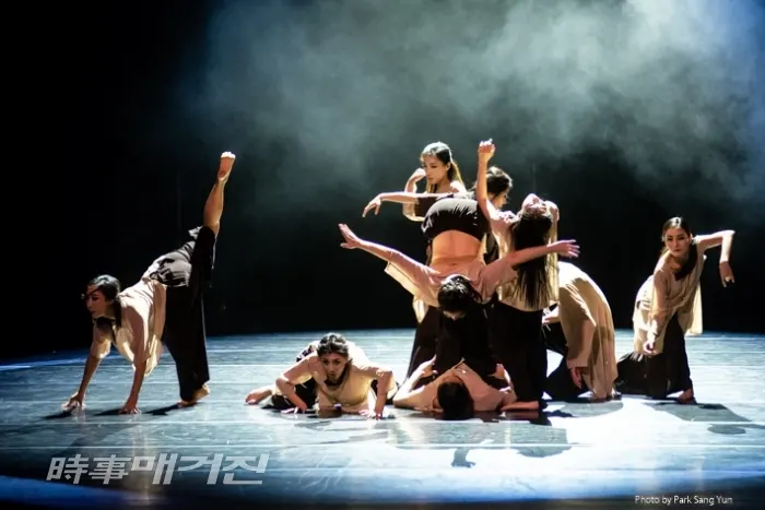 최지연 안무의 '몸_4개의 강 一夜九渡河(일야구도하)' (시사매거진 = 박상윤 문화전문 사진기자)