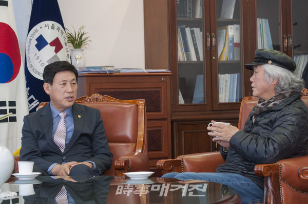 구성원 서로간의 소통과 배려, 협력을 통해 우리 대학을 일과 삶이 잘 조화를 이루는 대학으로 만들어 나가겠다는 이동훈 총장.