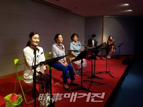 낭독극 “목욕 가는 날” 공연장면. 좌부터 박무영, 선정화, 김미준, 한태곤, 이새벽 (사진=서울문화재단)