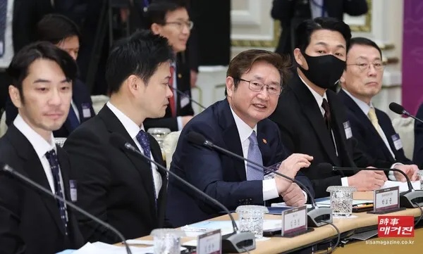 박보균 문화체육관광부 장관이 지난 2월 23일 청와대 영빈관에서 열린 제4차 수출전략회의에 참석해 있다.(사진_뉴시스)
