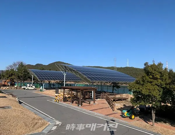 광양시는 광영하수처리장 유휴부지에 친환경에너지 시설인 태양광 발전설비 100kW를 확충 추진한다.(사진_광양시청)