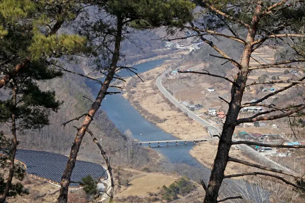 만리산전망대에서 본 국도35호선과 오마교(사진_박상준)