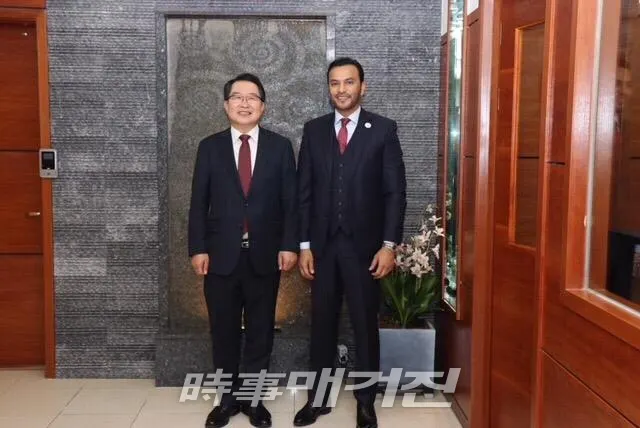 주한 UAE대사와 함께 촬영한 백승주 의원의 모습