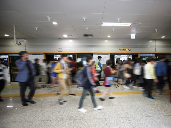 지하철 탑승객 사진 (사진=국제뉴스 캡처)