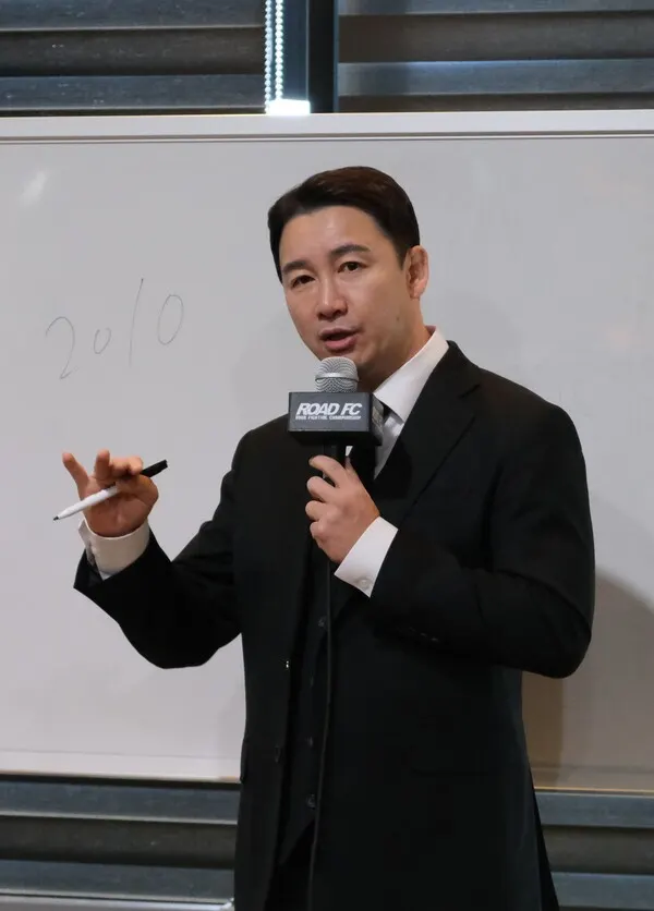 정문홍 회장(사진_ROAD FC)