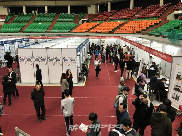 2019익산 GRAND취업박람회 성황(사진_익산시)