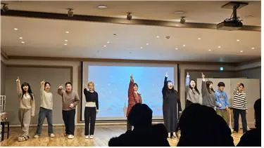 한국재활음악치료학회는 장애인과 비장애인이 함께 만드는 뮤지컬 천사들의 합창 공연을 성황리에 성료했다. (사진_한국재활음악치료학회)