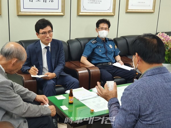 조만형 전라남도자치경찰위원회 위원장은 노인보호 대책 관련 의견 수렴을 위해 지난 18일 전남 노인회관을 방문했다. (사진_전라남도경찰청)
