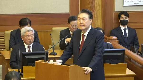 윤석열 대통령이 지난 2월 25일 서울 종로구 헌법재판소에서 열린 윤 대통령 탄핵심판 11차 변론에서 최종 의견 진술을 하고 있다.(사진_헌법재판소)