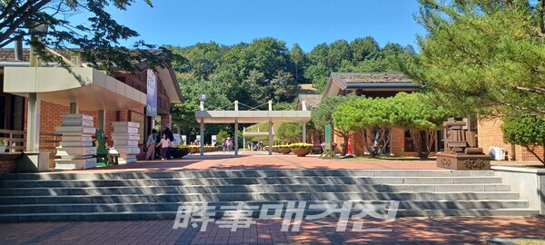 이효석문학관 전경(사진_안나겸 기자)