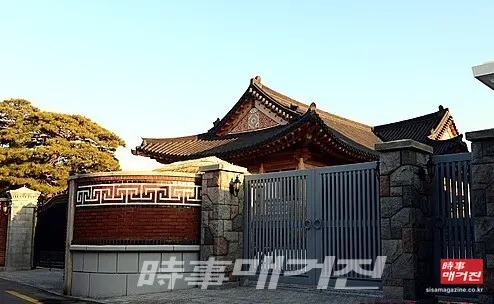 이건희 삼성 회장의 집무실이자 삼성그룹의 영빈관으로 사용되는 승지원은 신응수 대목장의 작품이다.(사진_뉴시스)
