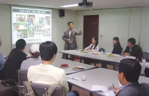 ▲ 목포대학교 체육학과 전호문 교수는 학생들의 창업이나 취업의 기회를 확대하기 위하여 창업동아리를 개설, 리틀스타 도입, 실버산업인 노인체육프로그램 개발, 스포츠마케팅 컨설팅 등의 활동을 펼쳤다.