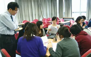 ▲ 모든 강의언어는 중국어 또는 영어로 이루어지며, Global Zone 안에서의 일상생활에서도 외국어만 사용하여야 한다.