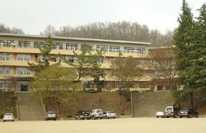 ▲ 남다른 교육 방식으로 안동의 명문 여학교로 자리매김하고 있는 안동여자고등학교는 1942년 5월1일 개교한 이래 70여 년의 역사를 이어오고 있다.