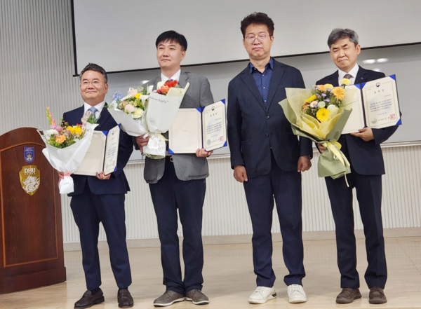 왼쪽으로부터 한국가스공사 처장 이과형, 건강보험심사평가원 국민지원실장 고재찬, 국토교통부 혁신도시협력과장 한동욱, 한국수력원자력(주) 상생협력처 사회공헌부 처장 박천중 (사진_건강보험심사평가원)